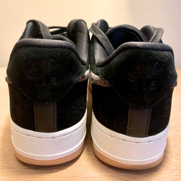 Air Force 1 '07 LX 'Black Gum' Woman’s size 8. Black suede. Worn once. - Picture 3 of 8